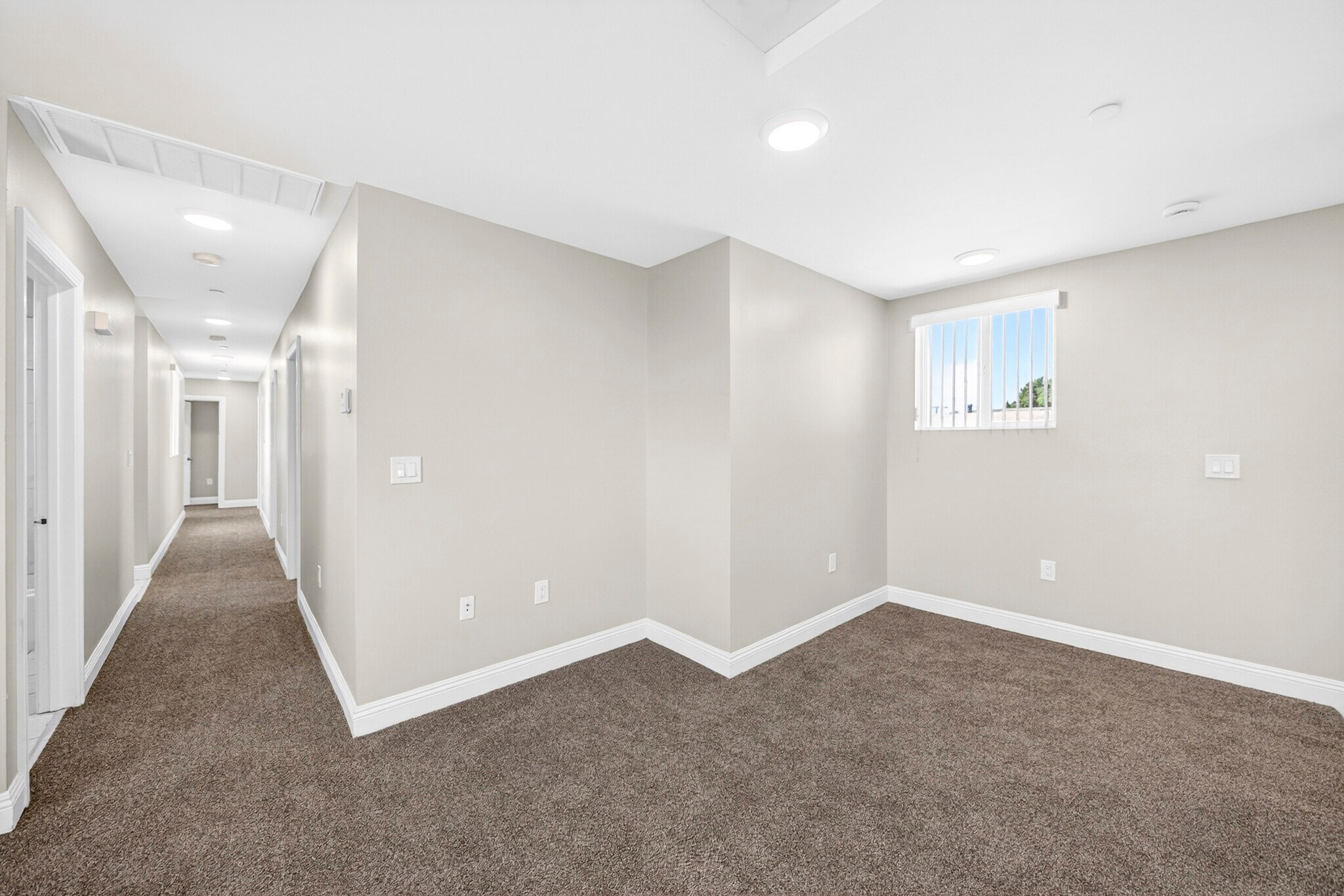 Building Photo - 11227 Towne Ave