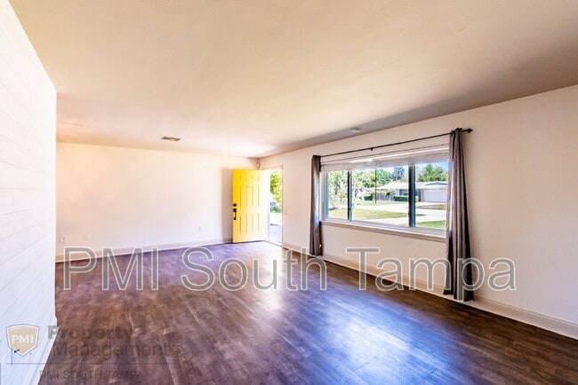 Building Photo - 12174 83rd Ave N