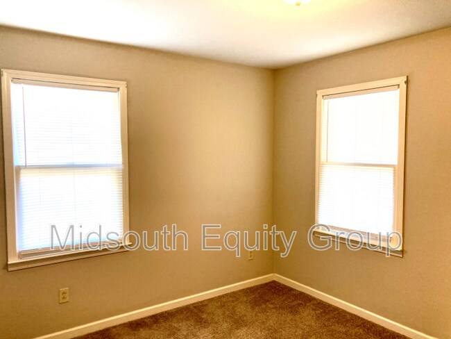 Building Photo - 124 Lower Brownsville Rd