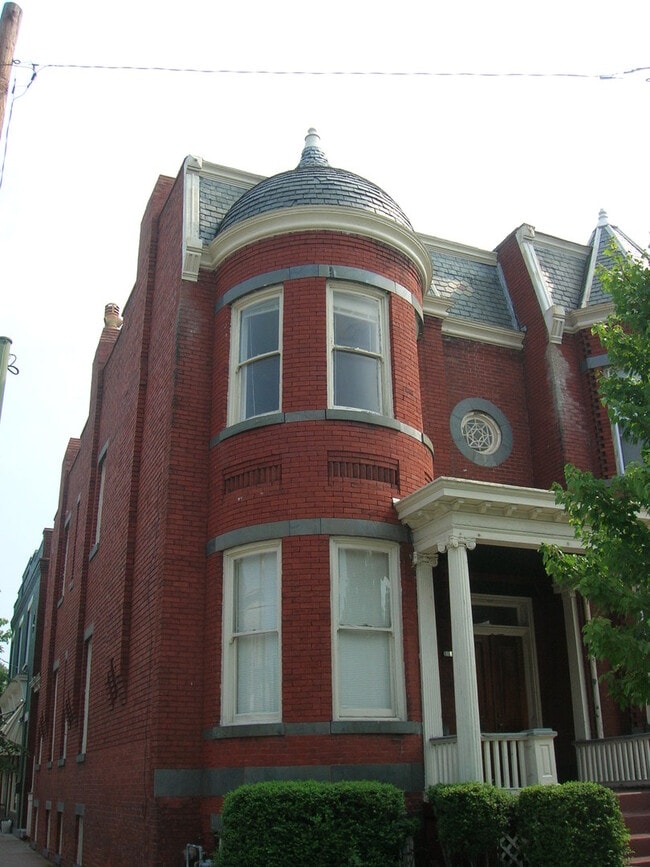 Primary Photo - -- APPLICATION PENDING - 3 BR/ 2 BA Large ...