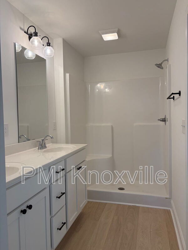 Building Photo - 8413 Whisper Ln