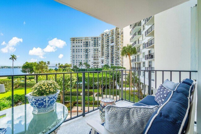 Building Photo - 1701 S Flagler Dr