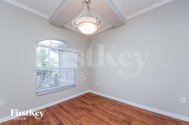 Building Photo - 1902 Fairway Loop