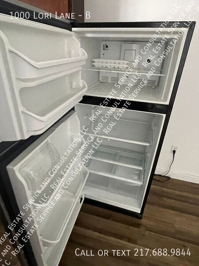 Building Photo - 1000 Lori Ln