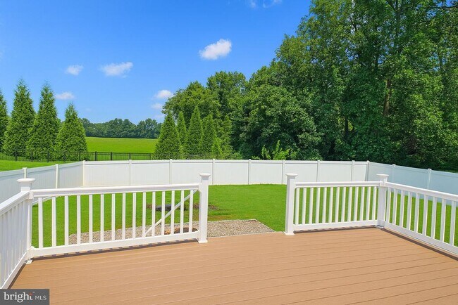 Building Photo - 270 Waterway Dr