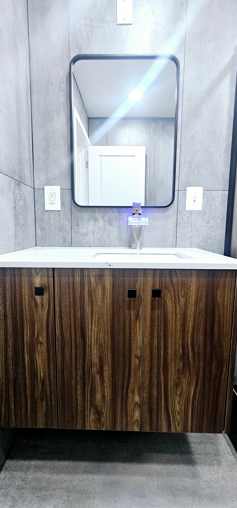 Building Photo - 324 South St