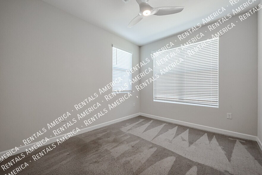 Building Photo - 1255 N Arizona Ave