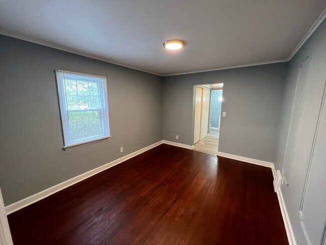 Building Photo - 336 Demorest Rd