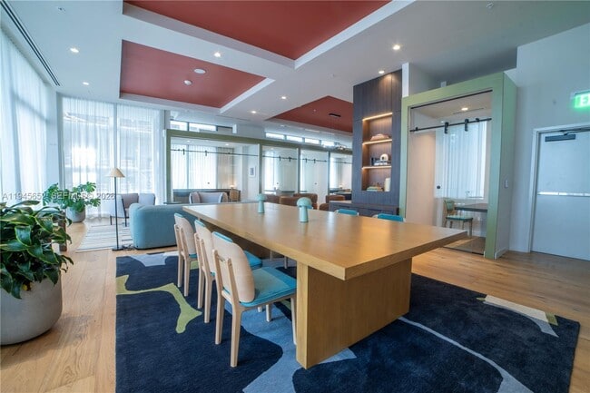 Building Photo - 11 NE 6th St