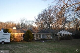 Building Photo - 373 Cheyney Rd