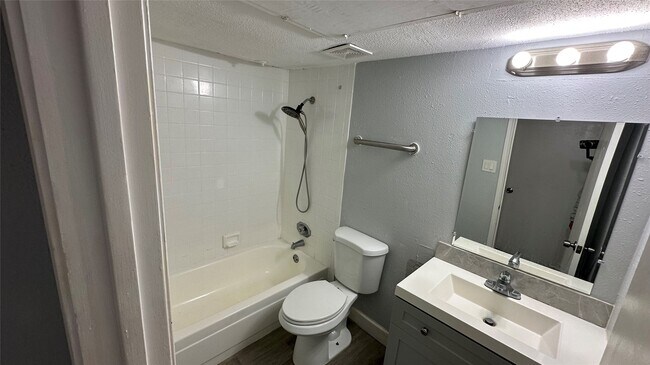 Building Photo - 9550 Deering Dr