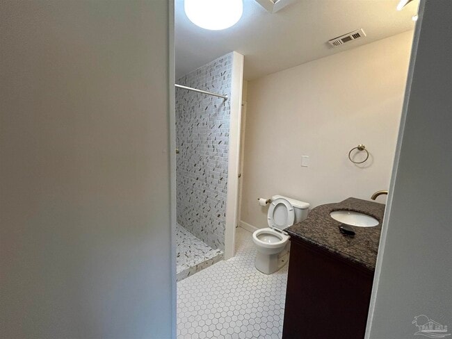 Building Photo - 3840 Dunwoody Dr