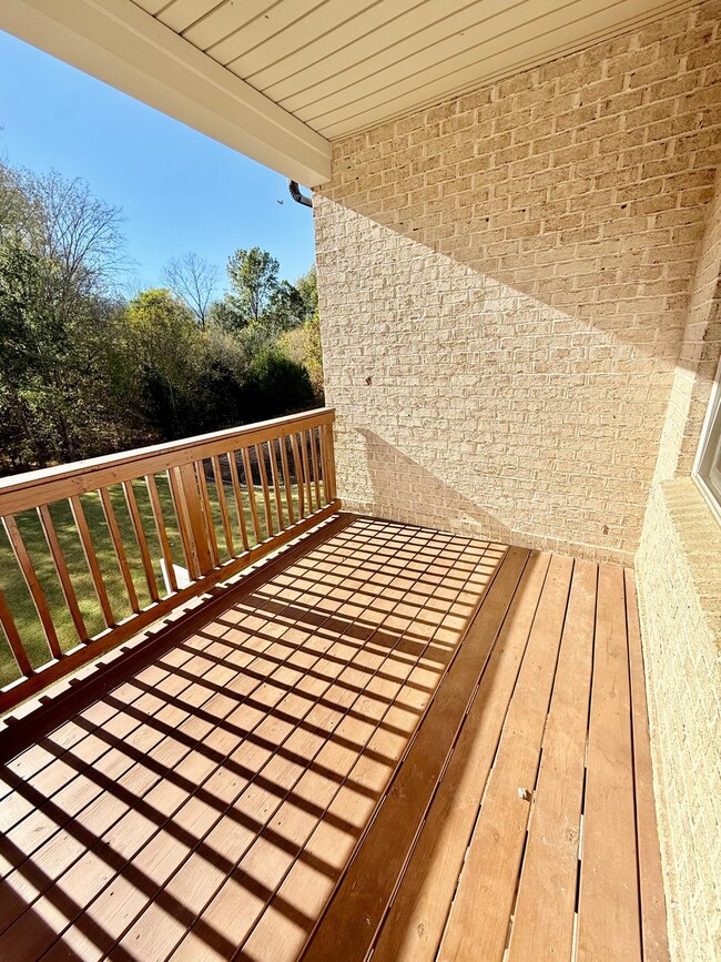 Building Photo - 127 Heathbrook Ln