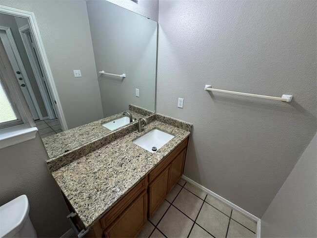Building Photo - 2914 Whisper Oaks Ln