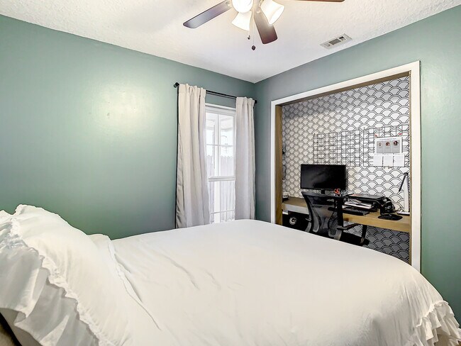 Building Photo - 1373 San Diego Ct