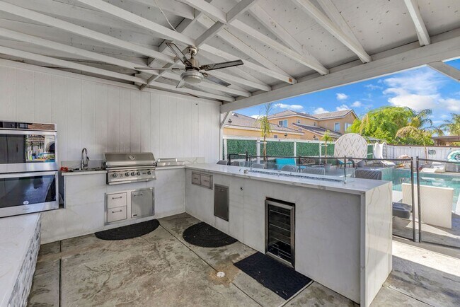 Building Photo - 469 Partridge Ln