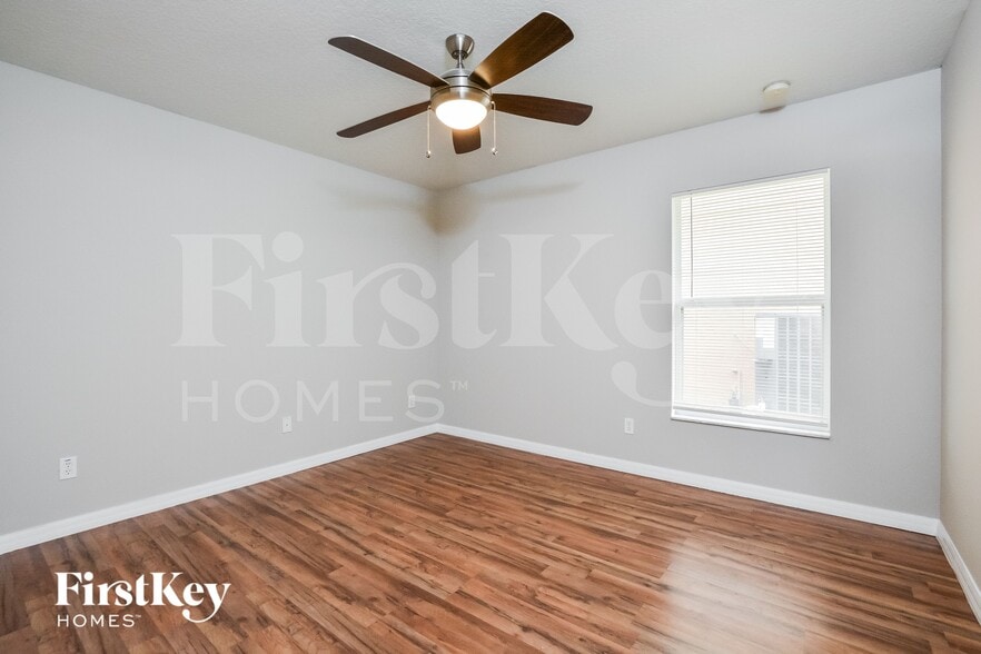 Building Photo - 315 Willowbay Ridge St