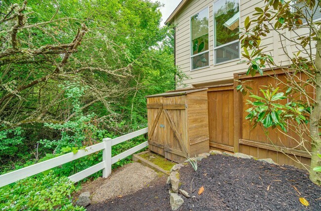Building Photo - Stunning Bethany Home with 3,111 Sq Ft, Four Bedrooms + Dedicated Office & Covered Backyard Deck