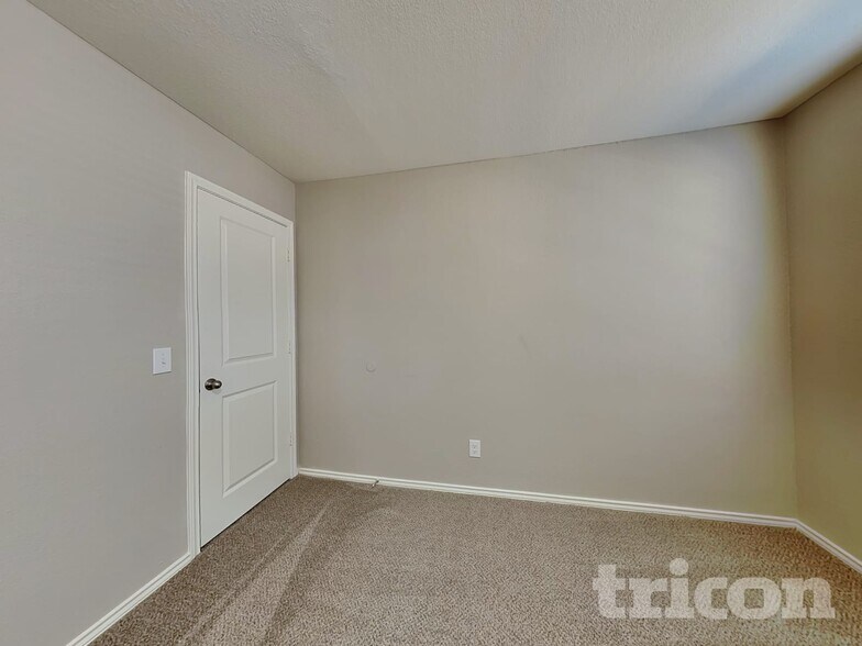 Building Photo - 5206 Winding Strm