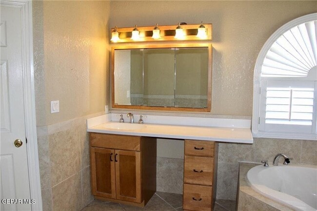 Building Photo - 7409 Edgemere Blvd