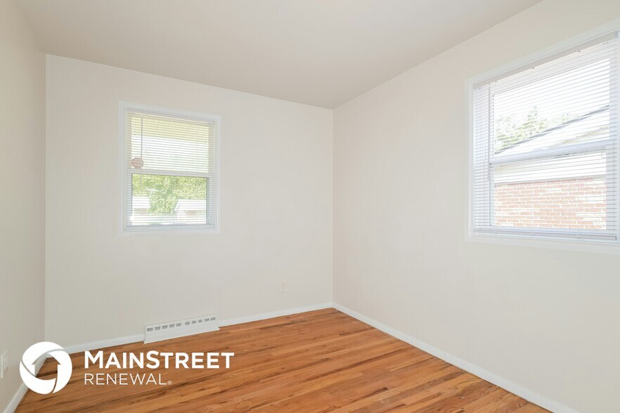 Building Photo - 1376 Cove Ln
