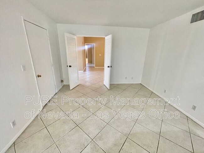 Building Photo - 6649 Wayburn Way