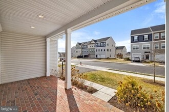 Building Photo - 513 Parkland Dr