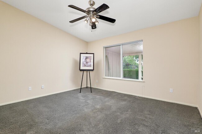 Building Photo - 512 Twin Pines Dr