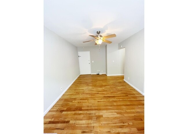 Building Photo - 562 Lowell Ave