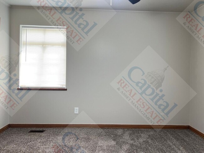 Building Photo - Spacious Home With Classic Charm