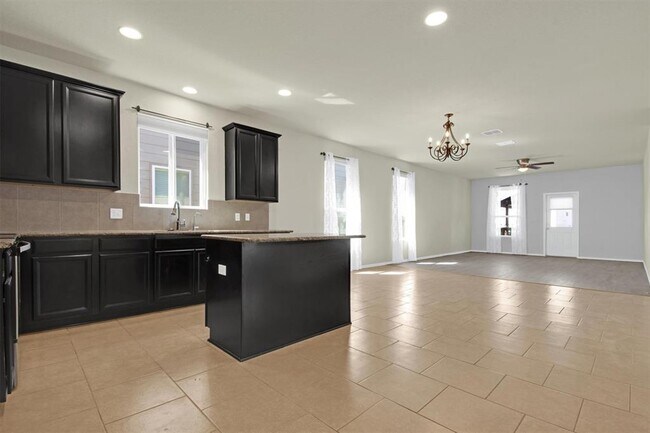 Building Photo - 126 Texas Thistle