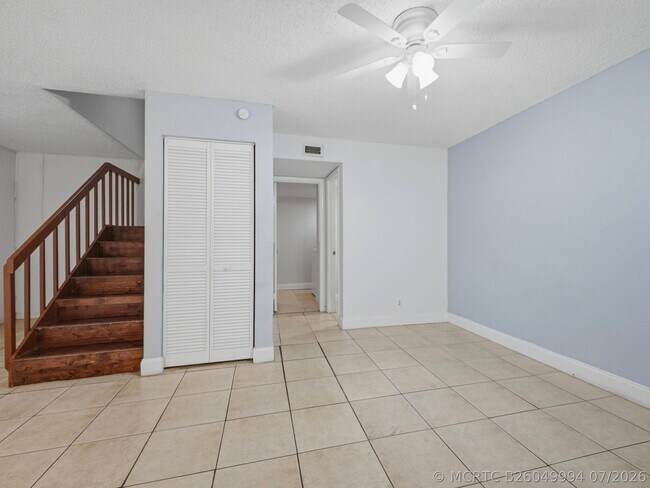 Building Photo - 105 Woodland Rd