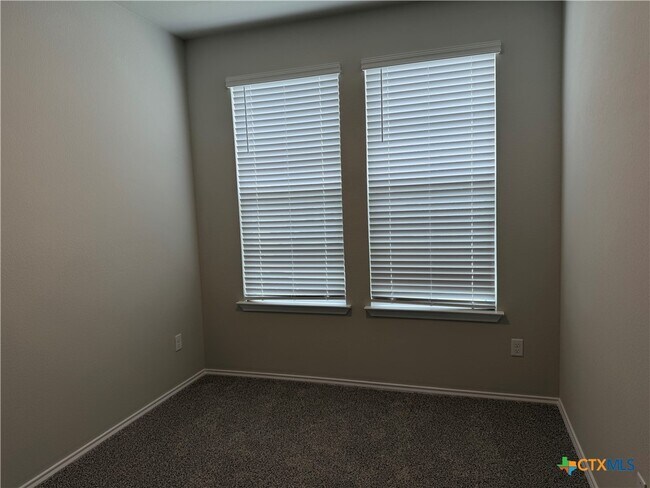Building Photo - 1126 Stone Vly Rd