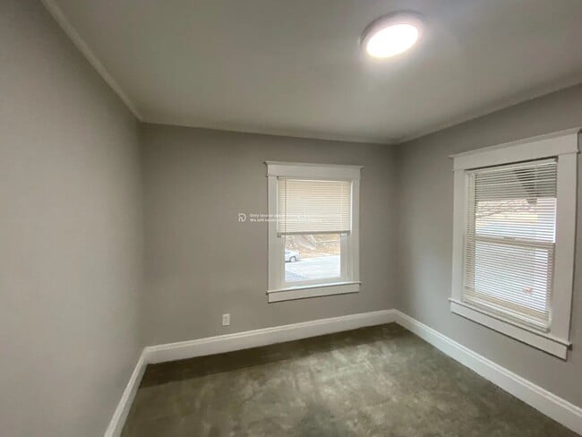 Building Photo - 3743 Flora Ave