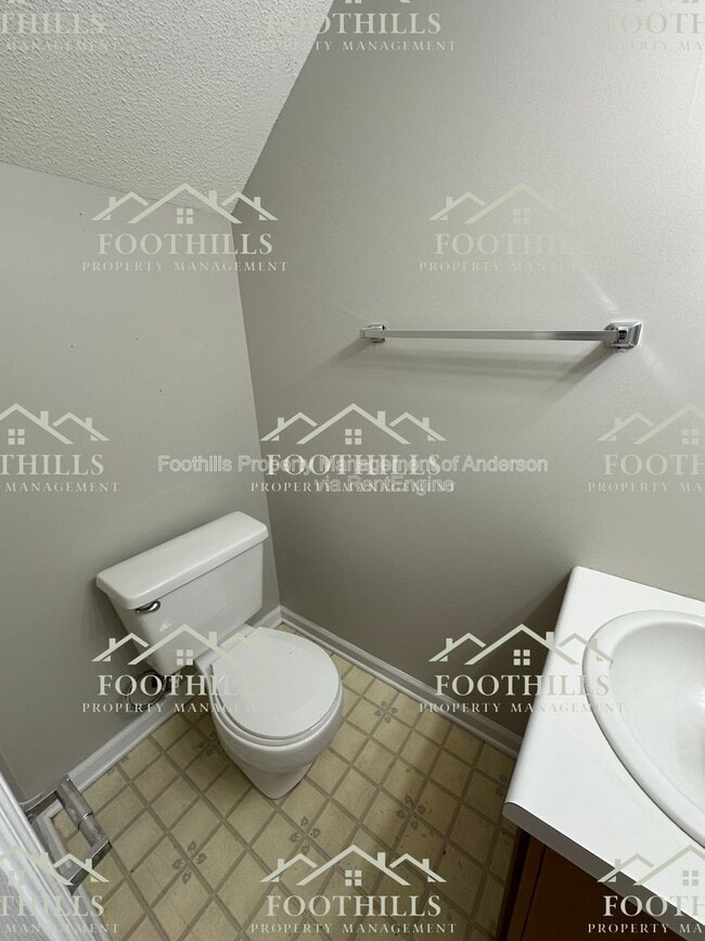 Building Photo - 119 Woodland Dr