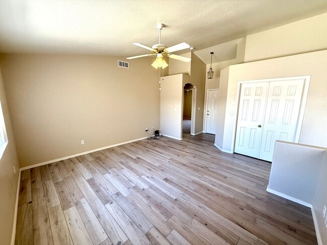 Building Photo - Charming 2 Bed, 2 Bath Home with Open Floo...