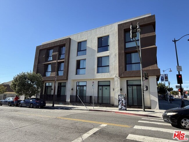 Building Photo - 1870 1st St