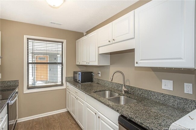 Building Photo - 6972 Timberwood Dr