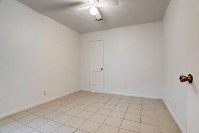 Building Photo - Move-in Ready Home for Lease in Pearland!