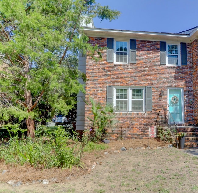 Building Photo - Beautiful Mt. Pleasant Home!
