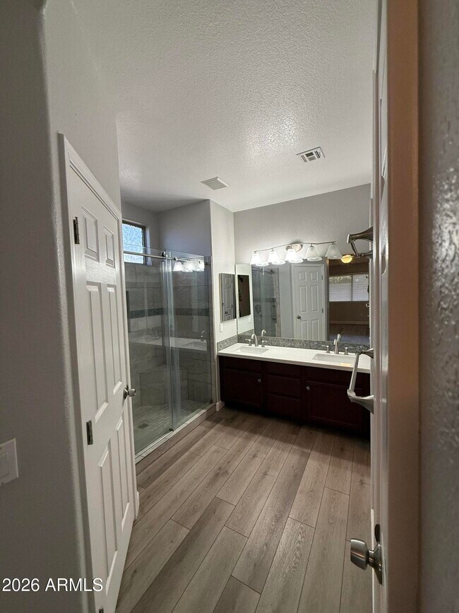 Building Photo - 18639 E Lark Dr