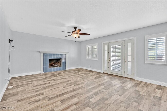 Building Photo - 8720 Pavia Dr