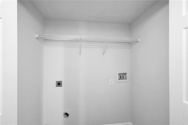 Building Photo - 119 Twin Pines Ct