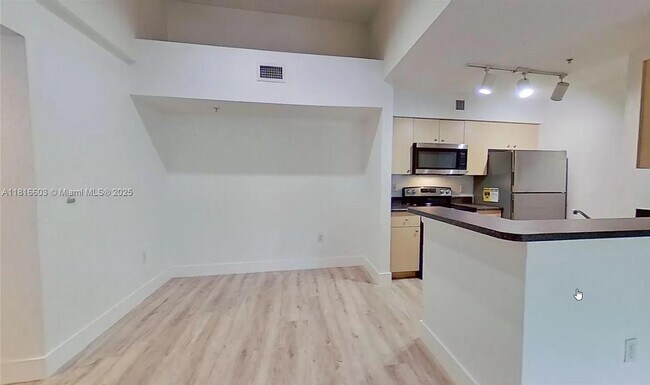 Building Photo - 2544 Centergate Dr