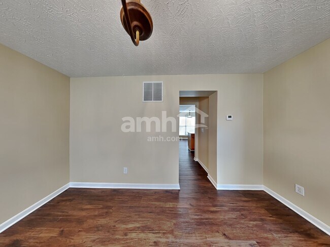 Building Photo - 4073 Sherbourne Dr