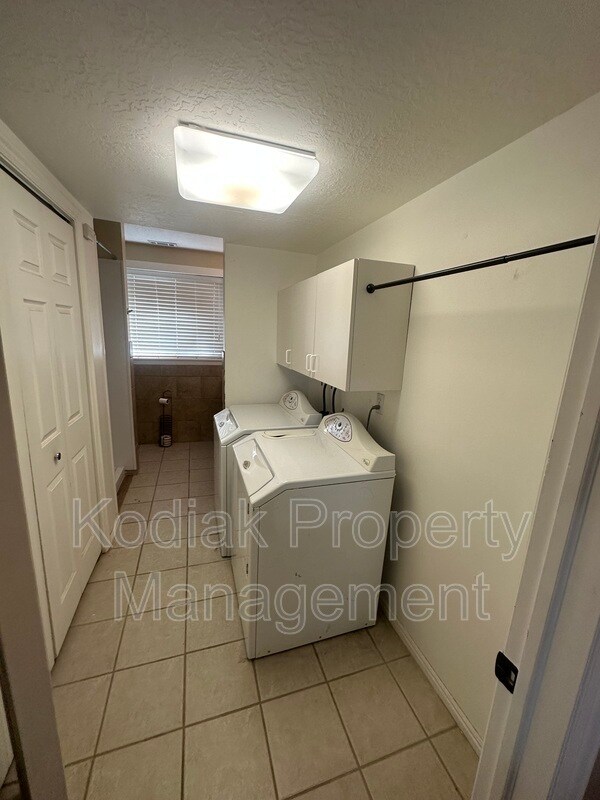 Building Photo - 898 W 1025 N