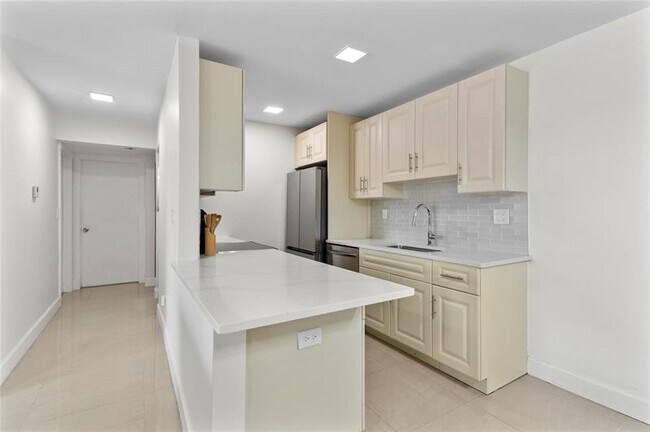 Building Photo - 11605 NW 29th Ct