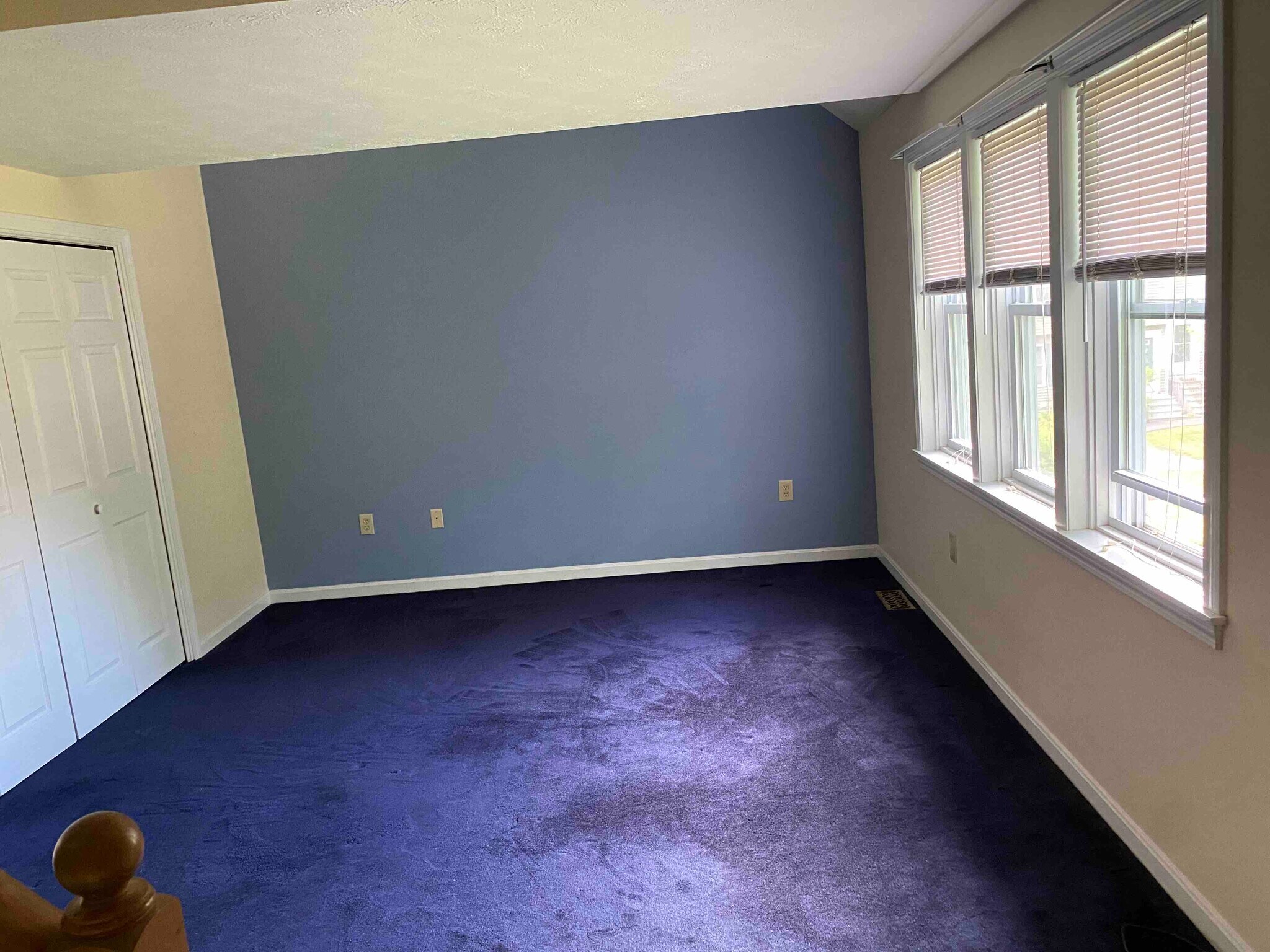 Largest bedroom, front windows - 30 Charter St