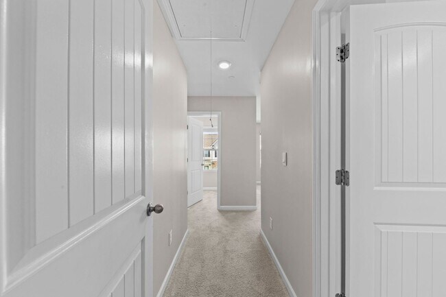 Building Photo - 155 Champions Ln