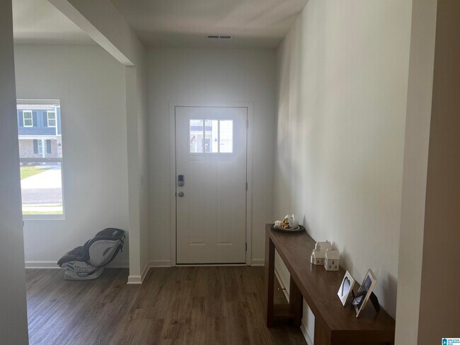 Building Photo - 9906 Chelsea Pk Trl
